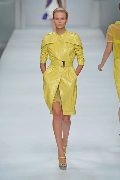 Look 5